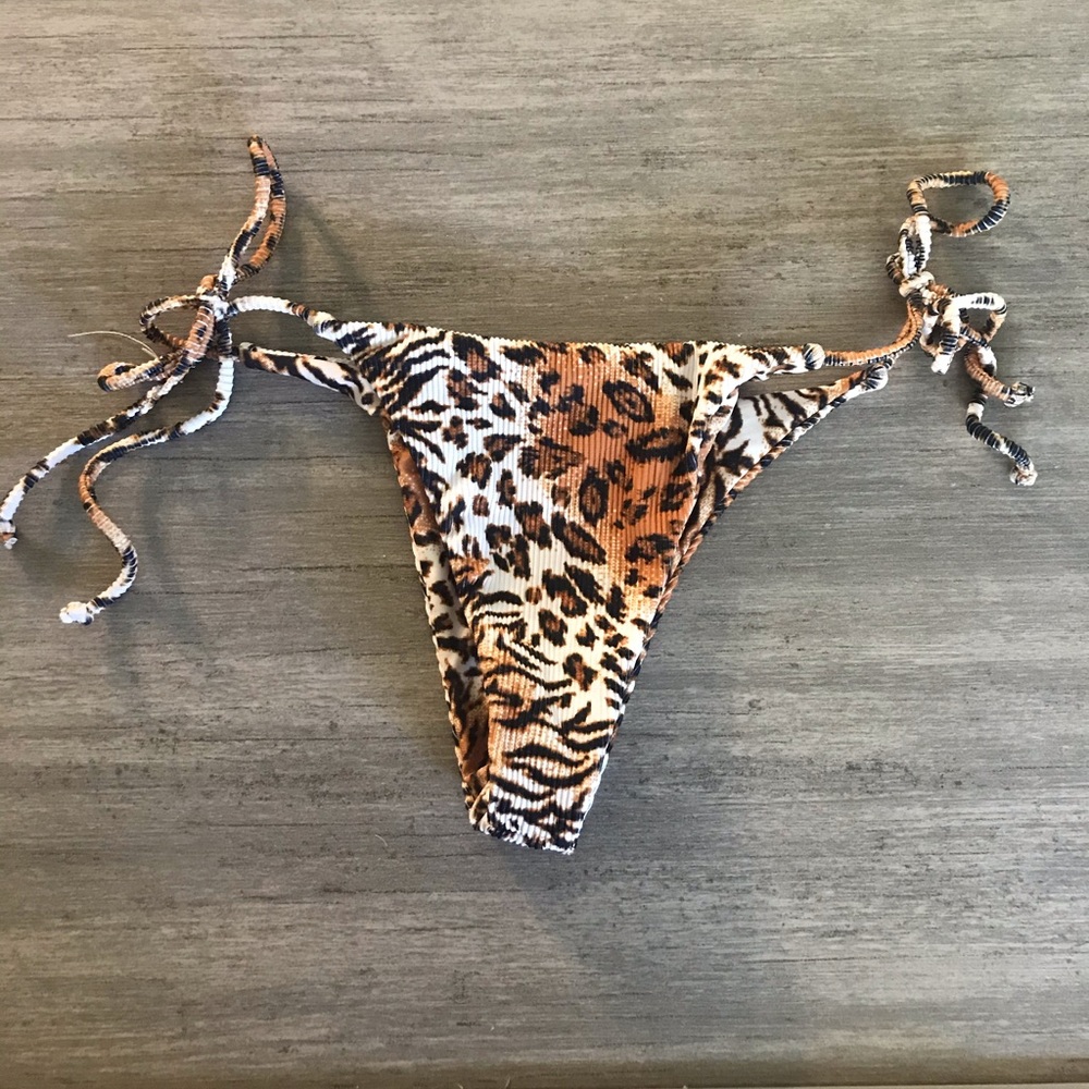 Brand new Lahana bikini bottoms. Size small